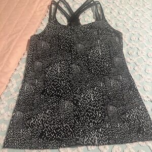 FABLETICS Black and White Work out Top sz S